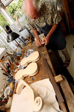 James Wimmer carving the quartet