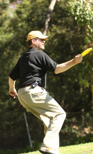 Tom Wiersma throws a disk